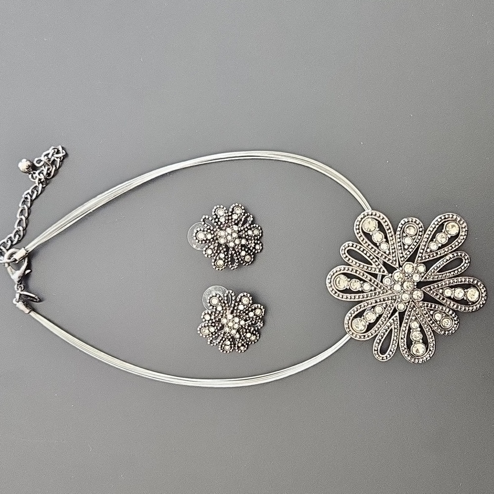 Chico's Necklace & Earrings